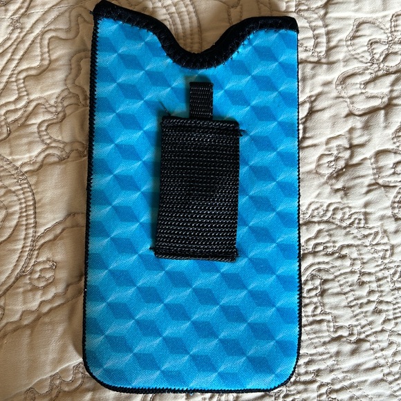 New phone holder for belt - Picture 2 of 4